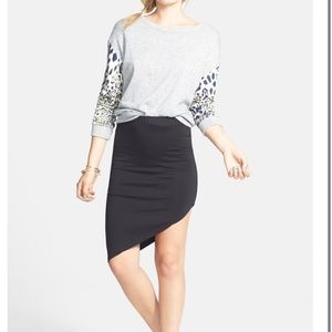 🎀3/$25 Rvca Black Asymmetrical skirt